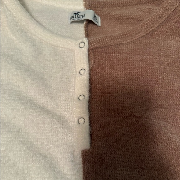 Split Color Cropped Long Sleeve Button-Up Sweater - Picture 2 of 6